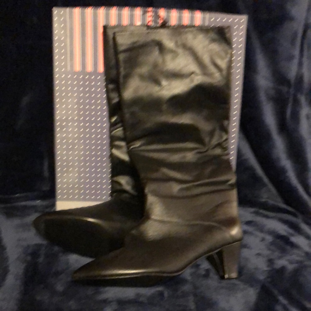 Cobbie Black Leather Boots 7.5M New In Box